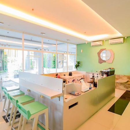 Collection O 15 Taman Melati Merr Surabaya Dış mekan fotoğraf